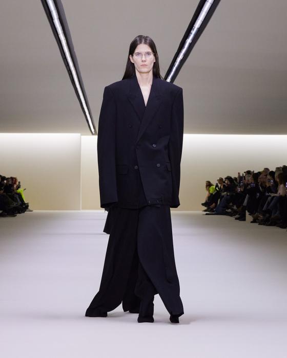 BALENCIAGA - WOMENSWEAR READY-TO-WEAR FALL-WINTER 2023-2024 | FHCM