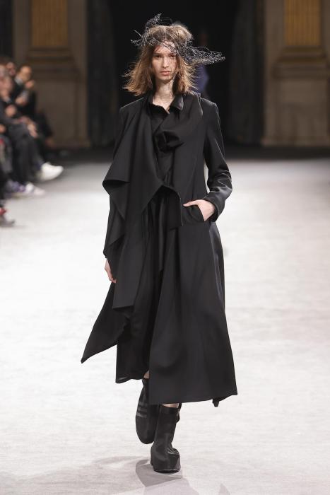 YOHJI YAMAMOTO - WOMENSWEAR READY-TO-WEAR FALL-WINTER 2023-2024 | FHCM