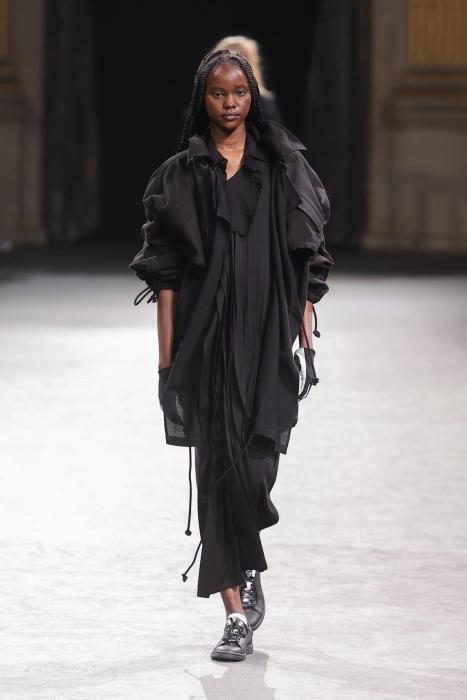 YOHJI YAMAMOTO - WOMENSWEAR READY-TO-WEAR FALL-WINTER 2023-2024 | FHCM