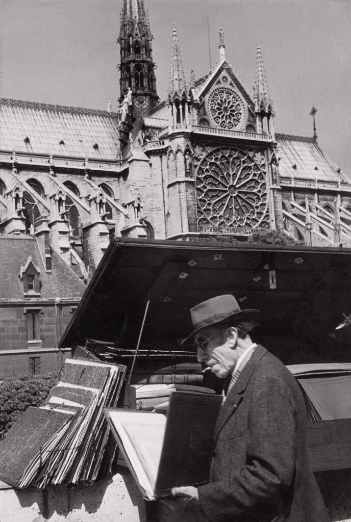 Bouquiniste sur les quais de Seine, 1952Collection Fondation Henri Cartier-Bresson© Fondation Henri Cartier-Bresson/Magnum Photos