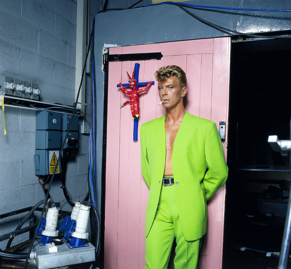 David Bowie lors du tournage du vidéoclip de la chanson You Belong in Rock ’n’ Roll du groupe Tin MachineCollection Les Cow-boysPrêt-à-porter printemps-été 1992© Brian Aris / ArisPrints 2017