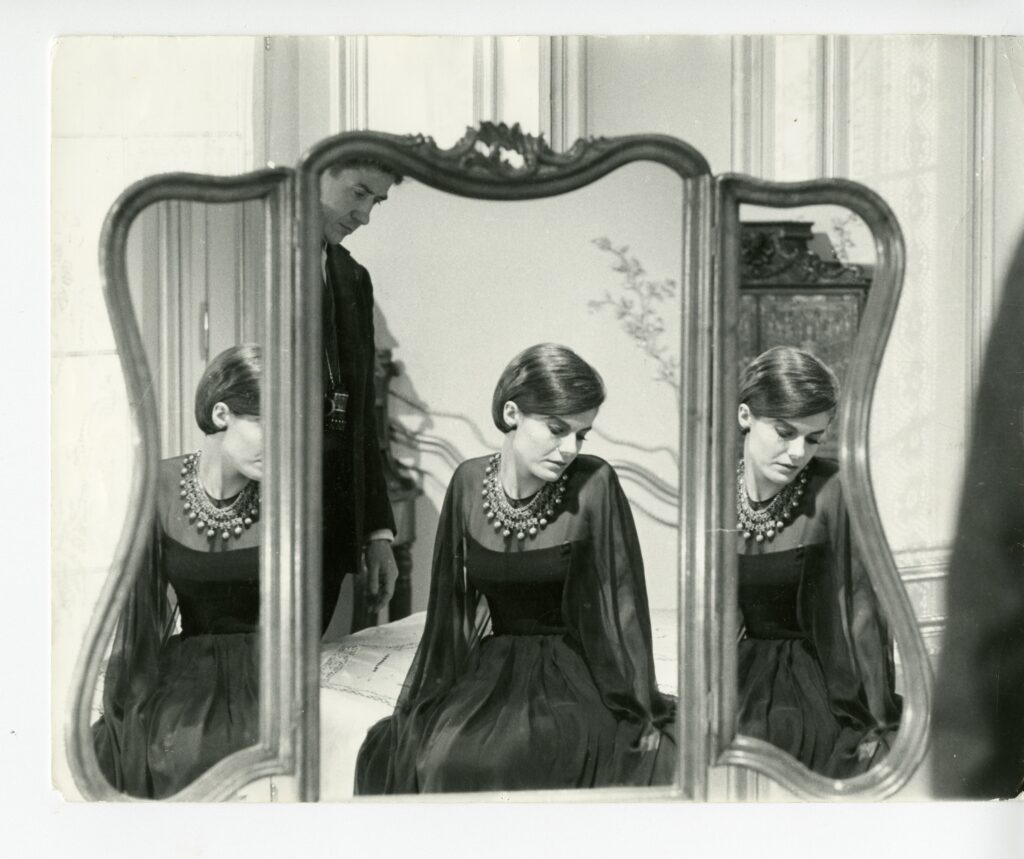 Delphine Seyrig en Chanel dans «&nbsp;L’été dernier à Marienbad&nbsp;» d’Alain Resnais. Photo de Geode Geyer