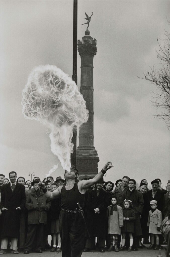 Place de la Bastille, 1953Collection du musée Carnavalet – Histoire de Paris© Fondation Henri Cartier-Bresson/Magnum Photos